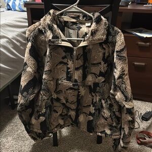 BDG Half Zip Mock Neck Sweatshirt w/ Front Pocket